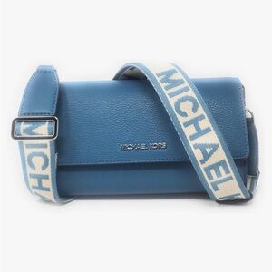 Michael Kors Crossbody wallet